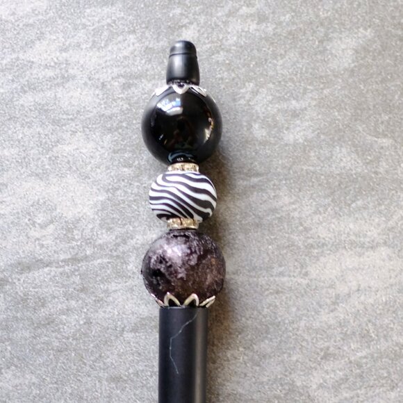 Beautiful Trending Beaded Pens, Handmade, ball point, charms, beads, journaling - Picture 2 of 5